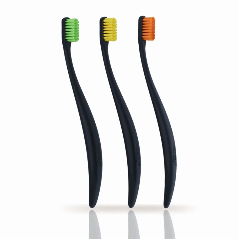 Zestaw czarnych szczoteczek do zębów PROMIS TRIO-PACK